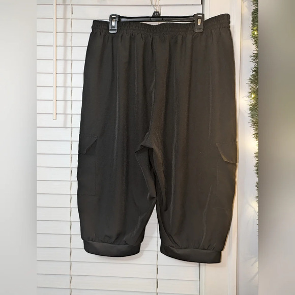 Shein Curve Women's Plus Size Baggy Lightweight Black Capri Size 3XL. EUC - Picture 2 of 8